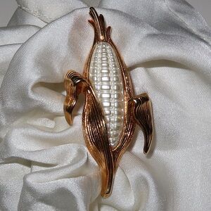 Vintage Gold Tone and Pearl Corn Cob Brooch